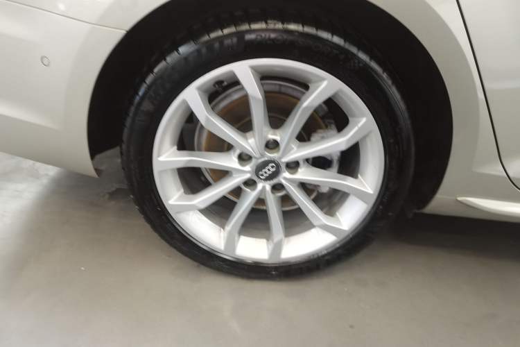 Used Audi A4L 2019 40 TFSI Fashion Edition China VI Emission Standard
