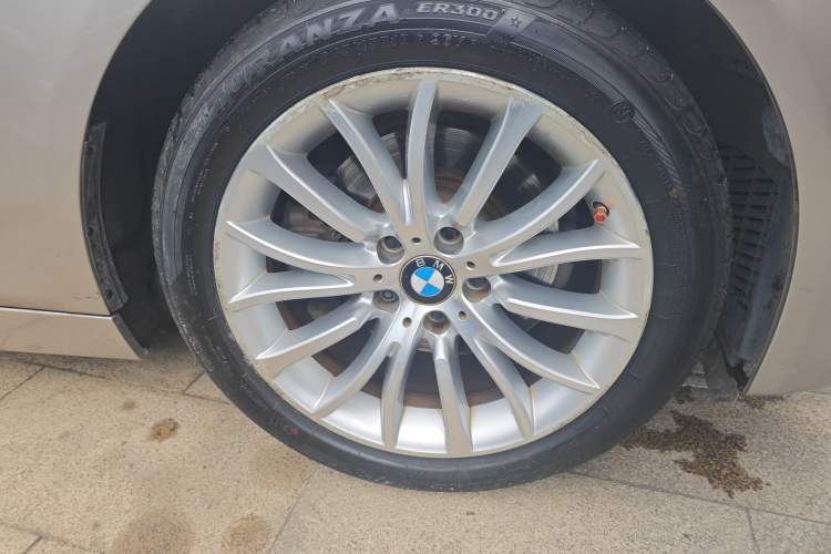 Used BMW 5 Series 2014 525Li Luxury Design Package
