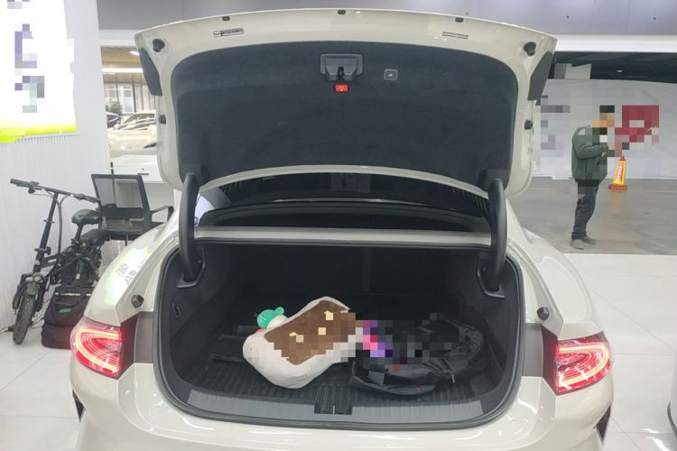 Used Xiaomi Auto SU7 2024 Four-Wheel Drive Ultra-Long Range Advanced Intelligent Driving Max Edition