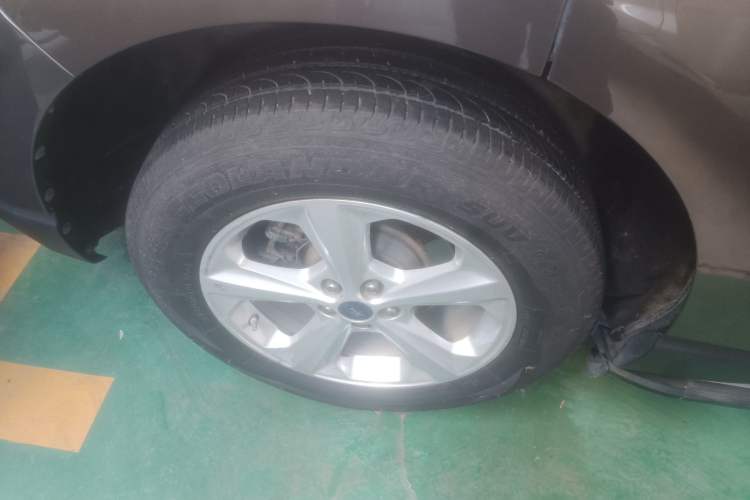 Used Ford Edge 2016 EcoBoost 245 Two-Wheel-Drive Titanium 5-Seater
