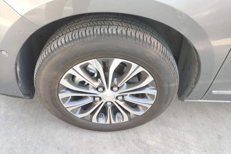 Used Buick GL8 2021 Land Cruiser Executive Class 652T Smart Luxury Model