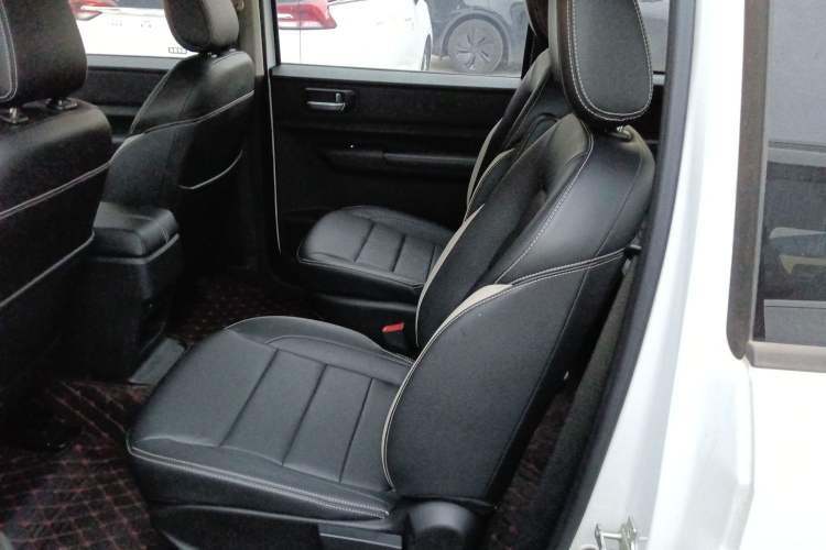 Used Wuling Hongguang PLUS 2019 1.5T Manual Luxury 7-Seater