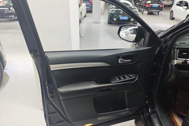 Used Toyota Highlander 2018 2.0T Four-Wheel Drive Luxury Version 7 Seats China VI Standard

