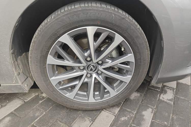 Used Lexus ES 2022 300h Excellence Edition
