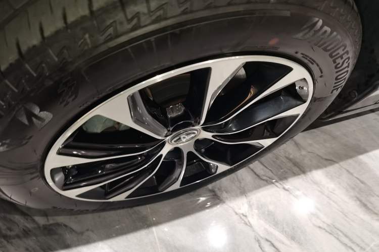 Used Toyota Avalon 2023 Dual-Engine 2.5L Luxury Edition