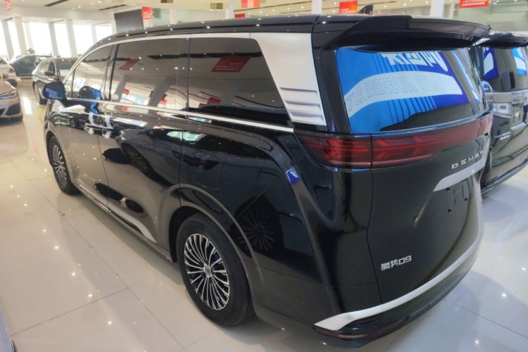 Used Denza D9 2024 DM-i 1050 Luxury Model
