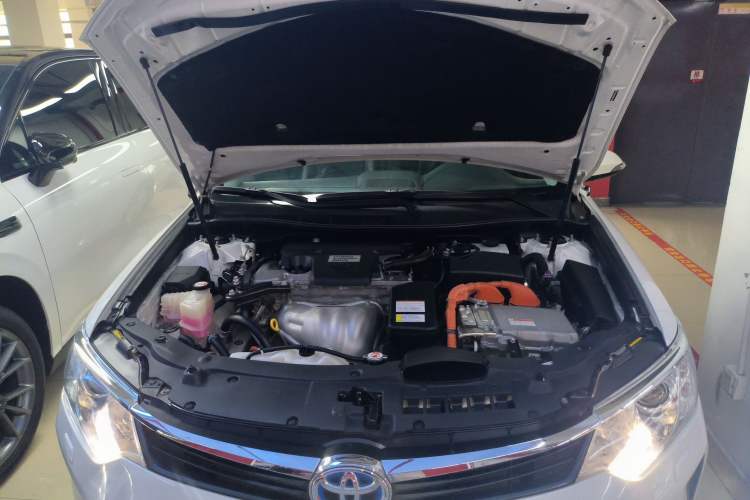 Used Toyota Camry 2016 Dual-Engine 2.5 HG 10th Anniversary Deluxe Navigation Edition
