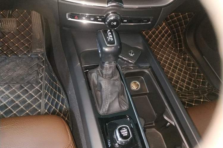 Used Volvo XC60 2021 T5 4x4 Smart Luxury Edition
