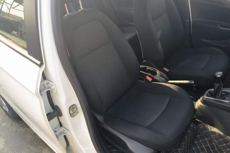 Used Peugeot 301 2014 1.6L Manual Comfort Edition
