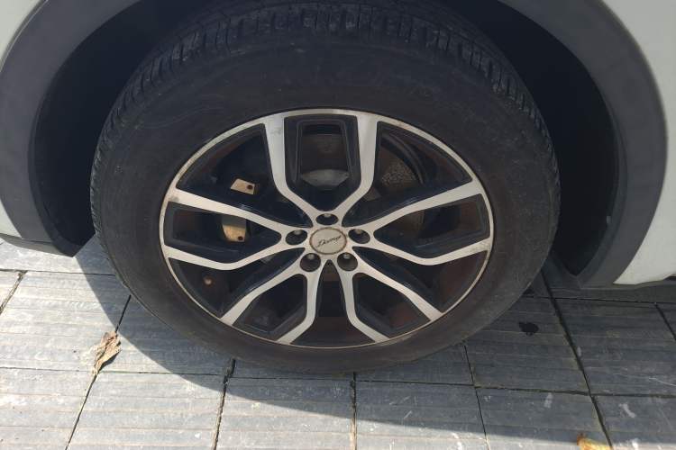 Used Zotye Domy X7 2017 1.8T Manual Luxury Model
