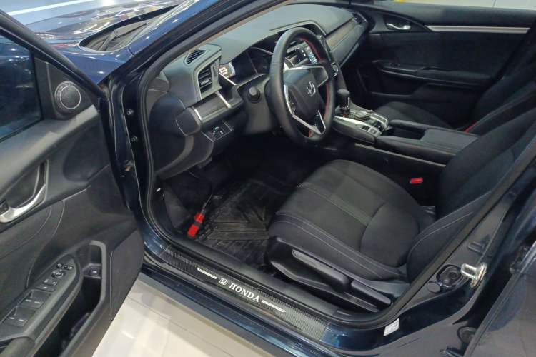 Used Honda Civic 2016 220TURBO CVT Luxury Edition
