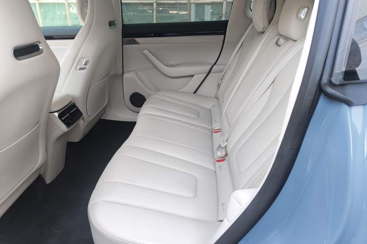 Used Hima Luxeed R7 2024 All-Electric 667 km Max