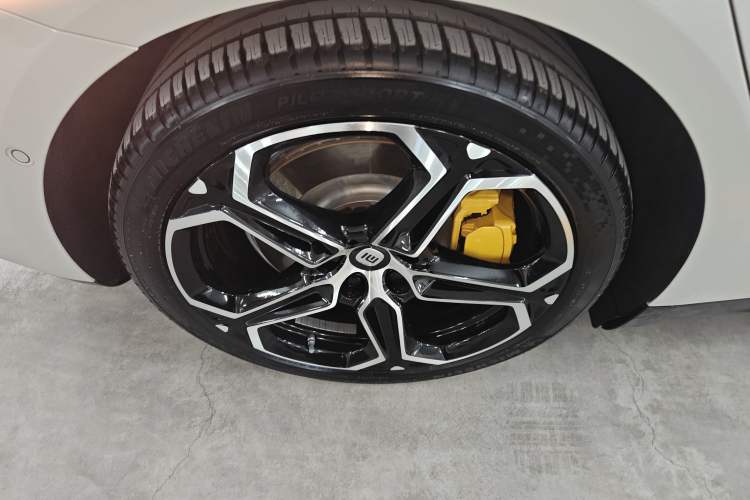 Used  SU7 2024 Rear-Drive Long-Range Intelligent Driving Version