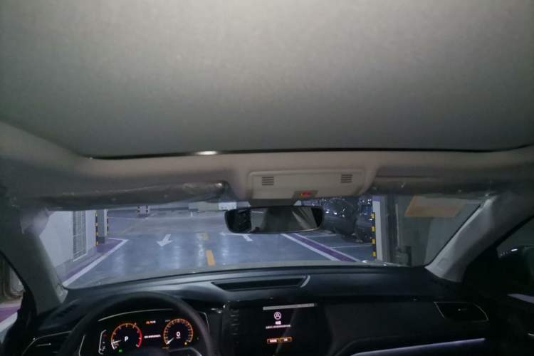 Used Volkswagen Tharu 
