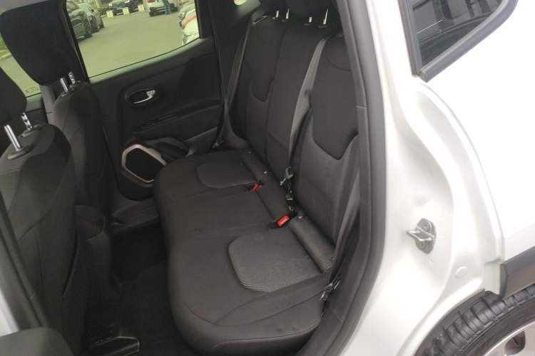 Used  Renegade 2018 Connected Large Screen Version 180T Automatic Jingneng Version
