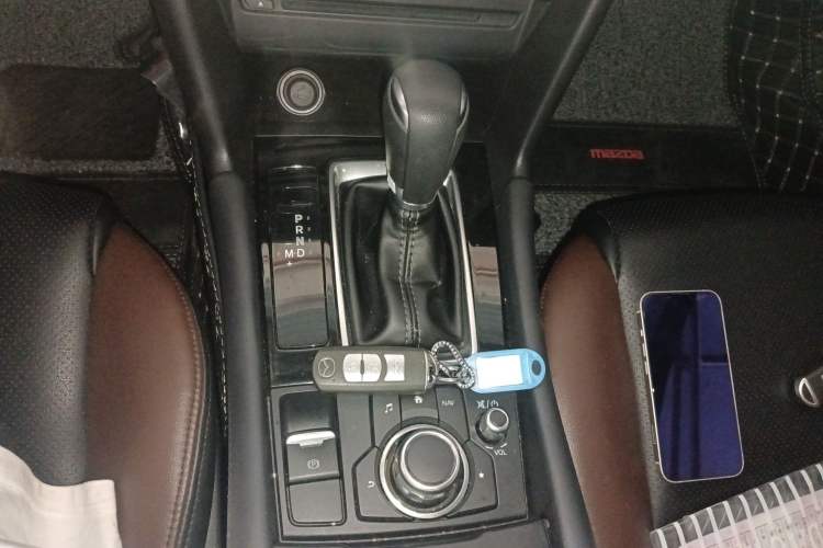 Used Mazda Mazda 3 Axela 2017 Sedan 1.5L Automatic Luxury Model Emission Standard China V
