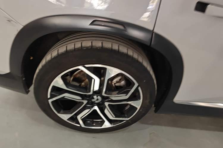 Used Nio ES8 2020 580 km Range Signature Edition Six-Seater Version
