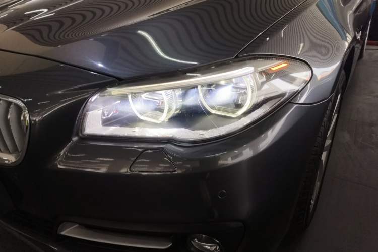 Used BMW 5 Series 2015 535Li Leading Model
