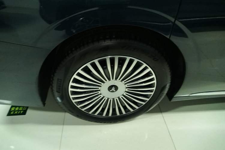 Used VOYAH Dream 2025 PHEV Four-Wheel-Drive Flagship Kunpeng Edition
