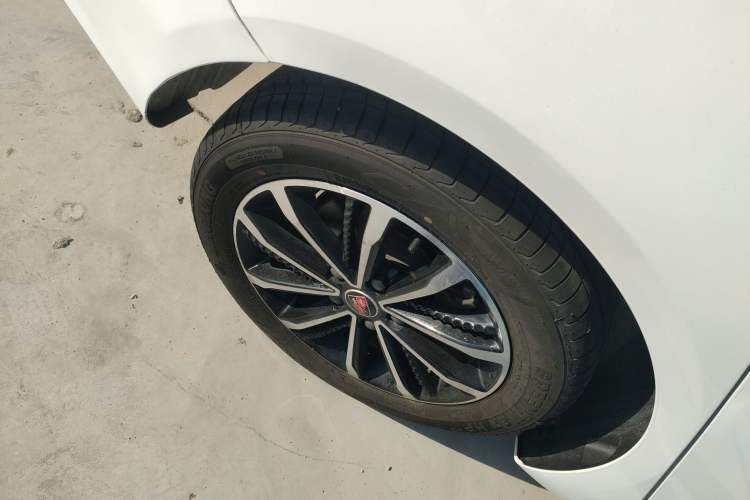 Used Roewe i5 2020 1.5L Automatic 4G Connect Luxury Flagship Edition
