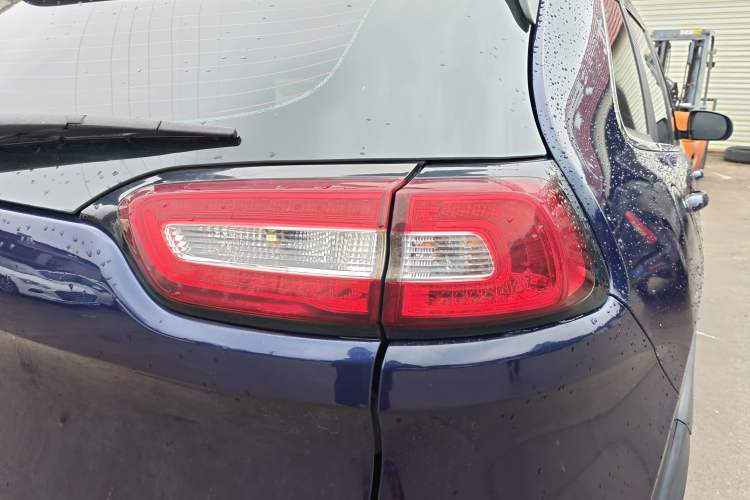 Used  Cherokee 2016 2.4L Leading Edition
