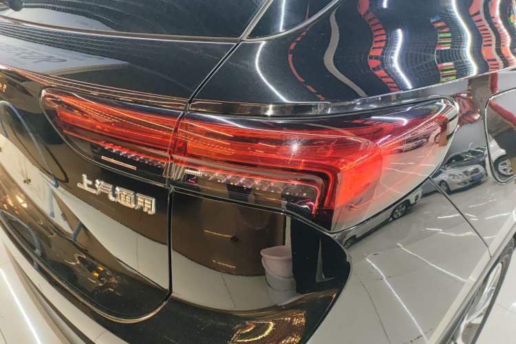 Used Buick Envision 2022 Encore S 652T Two-Wheel-Drive Luxury Model