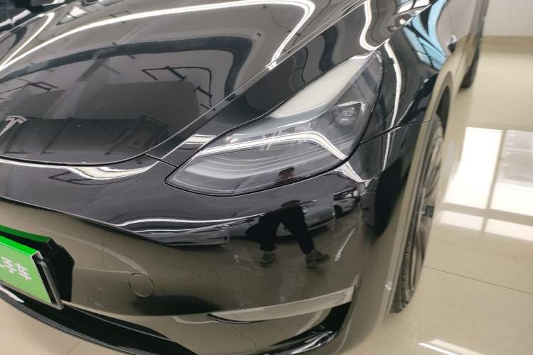 Used Tesla Model Y 2023 Long-Range All-Wheel-Drive Version
