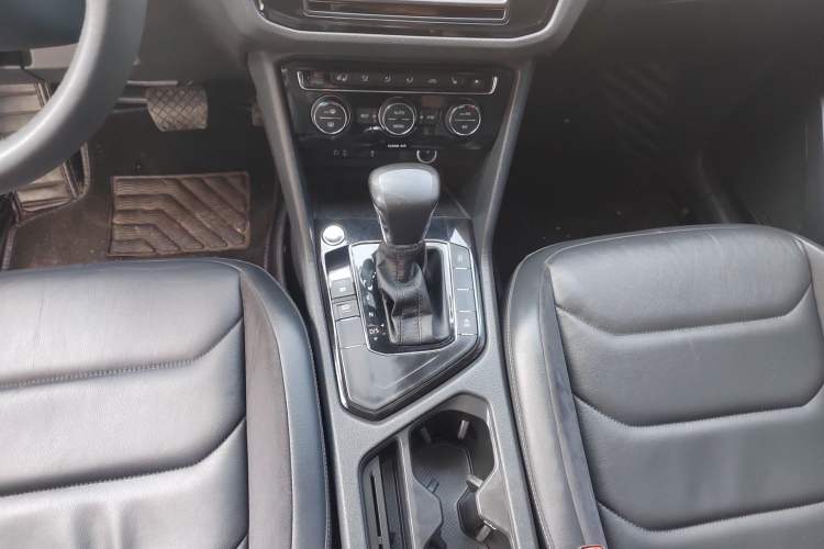 Used Volkswagen Tiguan L 2017 330TSI Automatic Two-Wheel Drive Luxury Edition
