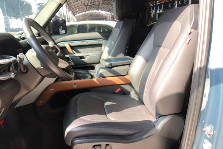 Used Land Rover Defender 2022 90 2.0T P300 X-DYNAMIC HSE
