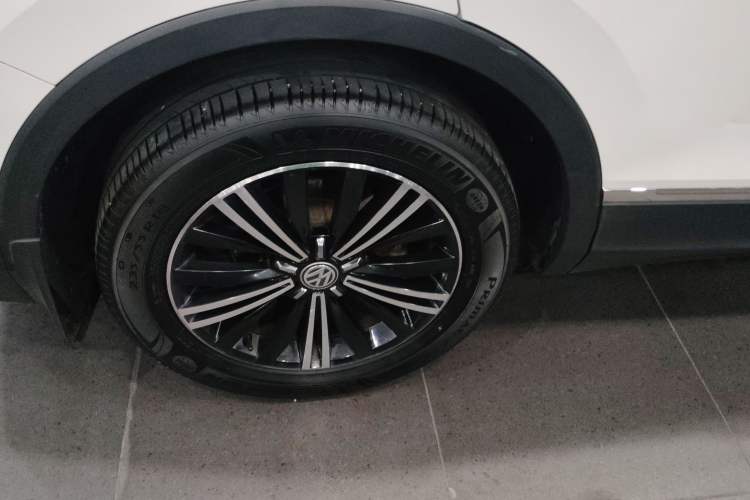 Used Volkswagen Tiguan L 2017 380TSI Automatic All-Wheel-Drive Luxury Edition