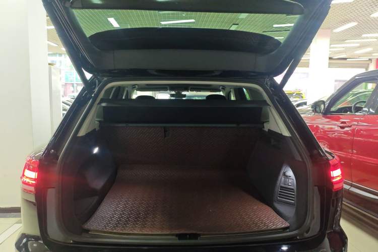 Used Volkswagen Touareg 2020 2.0 TSI RuiShang Edition China VI Standard
