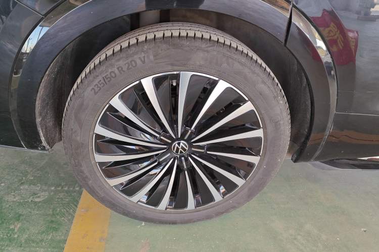 Used Volkswagen Viloran 2020 380TSI Prestige Edition
