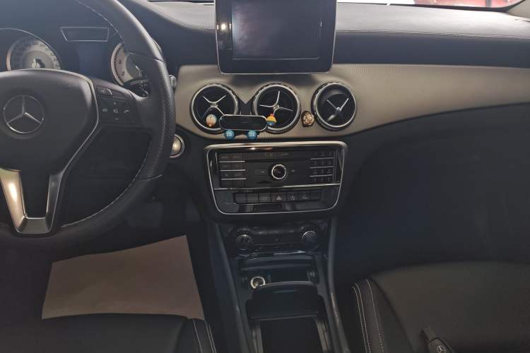 Used Mercedes-Benz GLA 2016 GLA 200 Fashion Model
