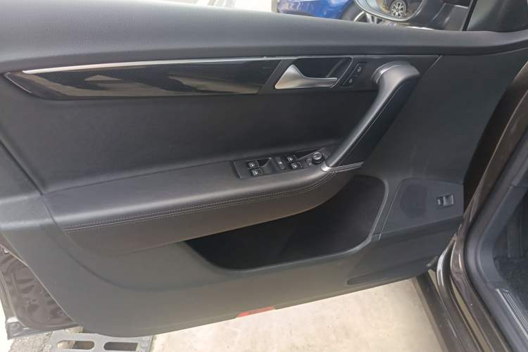 Used Volkswagen Magotan 2016 1.8TSI Luxury Comfort Model