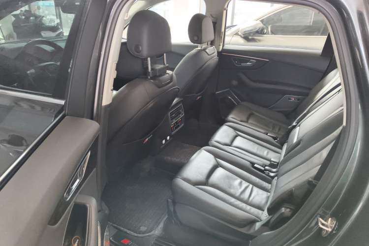 Used Audi Q7 2020 55 TFSI quattro S line sports model