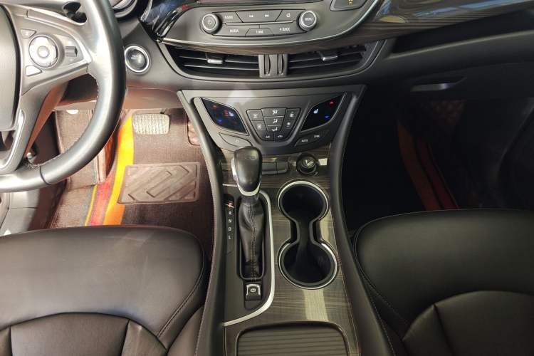 Used Buick Envision 2018 20T Two-Wheel-Drive Elite Model
