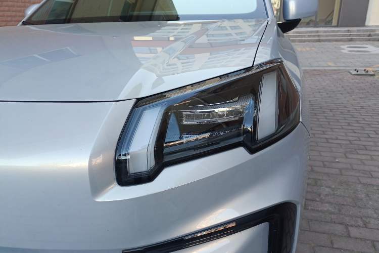 Used AION V 2024 Aion Tyrannosaurus 650 Smart Premium Edition