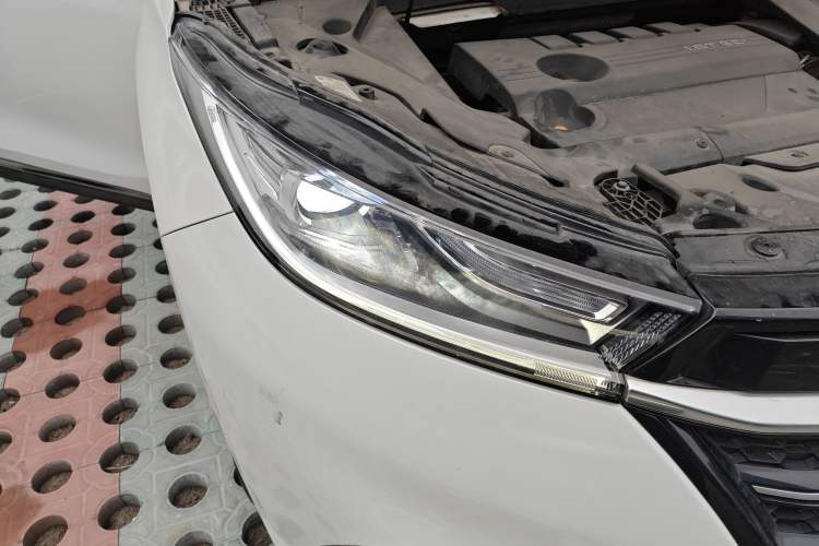 Used  Lingyun 2019 1.6T Two-Wheel Drive Diamond Edition