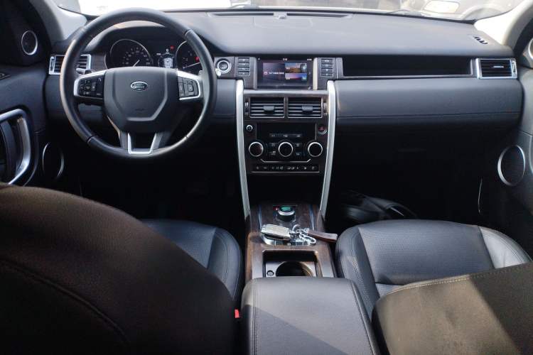 Used Land Rover Discovery Sport 2018 240 PS SE Version