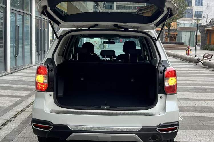 Used Subaru Forester 2013 2.5i Automatic Luxury Edition
