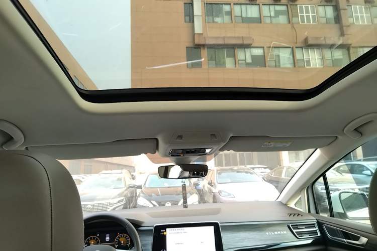 Used Volkswagen Viloran 2024 330TSI Luxury Edition
