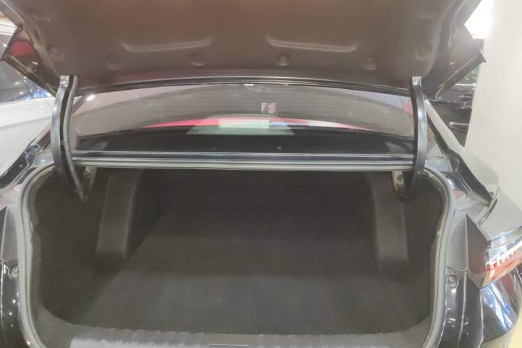 Used Dongfeng Aeolus Yixuan 2023 1.5L Automatic Glory Edition
