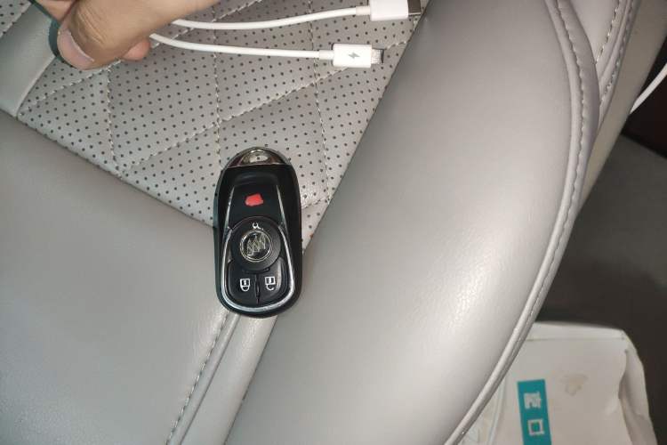 Used Buick GL8 2017 ES 28T Comfort Model China V Standard
