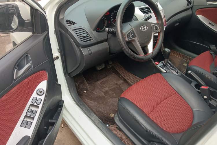 Used Hyundai Verna Ray 2014 1.4L Automatic GLX