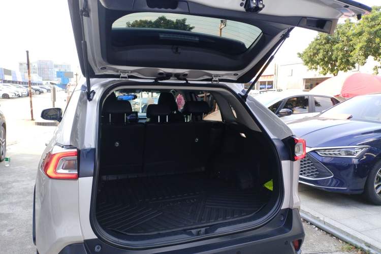 Used Toyota Wildlander 2023 2.0L CVT Two-Wheel Drive Leading Edition
