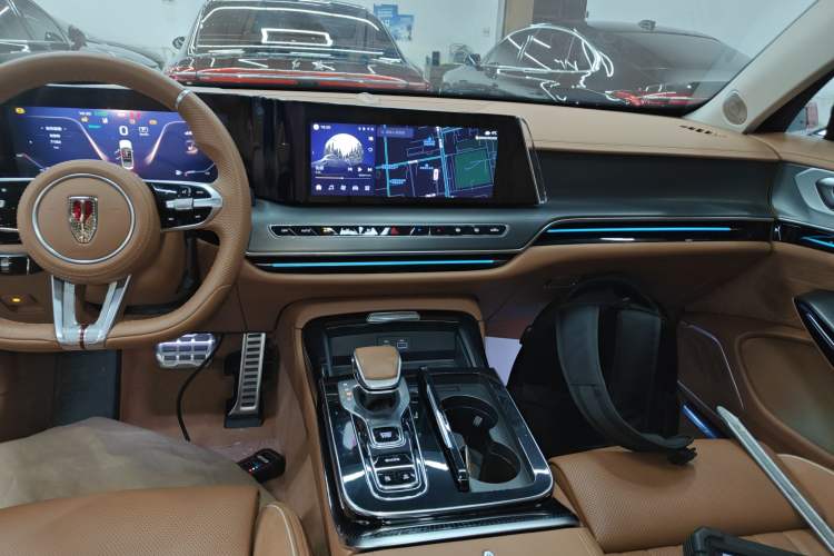 Used Hongqi H9 2024 2.0T Qixiang Private Style Edition
