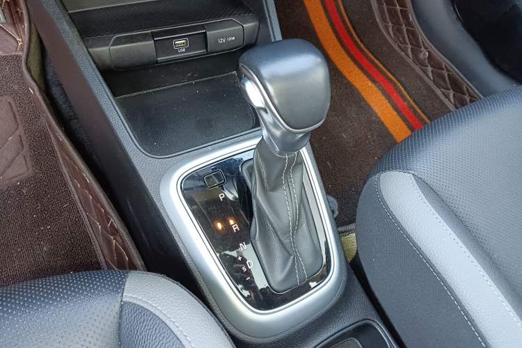 Used Kia kx1 Stonic 2021 1.4L CVT Fun & Sunroof Model
