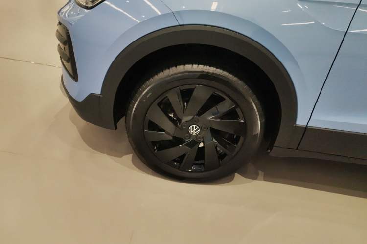 Used Volkswagen Tharu 2025 NewRui 300TSI Prestige Edition
