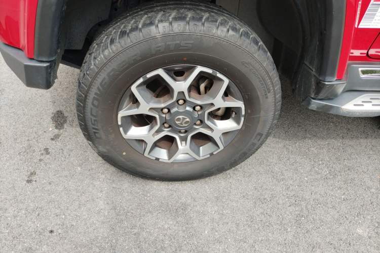 Used Beijing Auto BJ40 2019 PLUS 2.3T Automatic Four-Wheel Drive Premium Edition China VI
