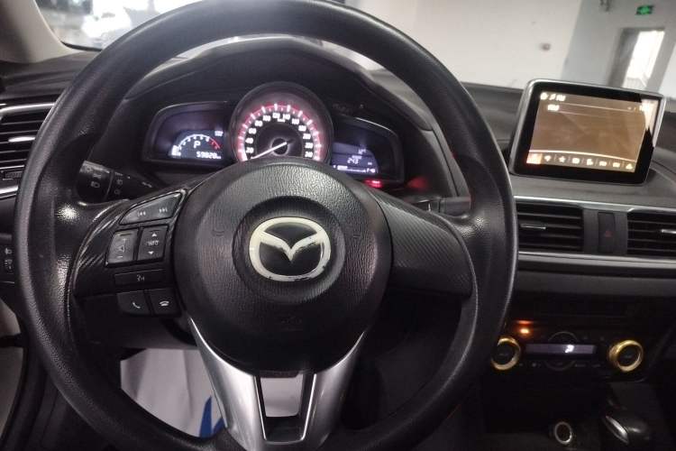 Used Mazda Mazda 3 Axela 2016 Sedan 1.5L Automatic Luxury Model